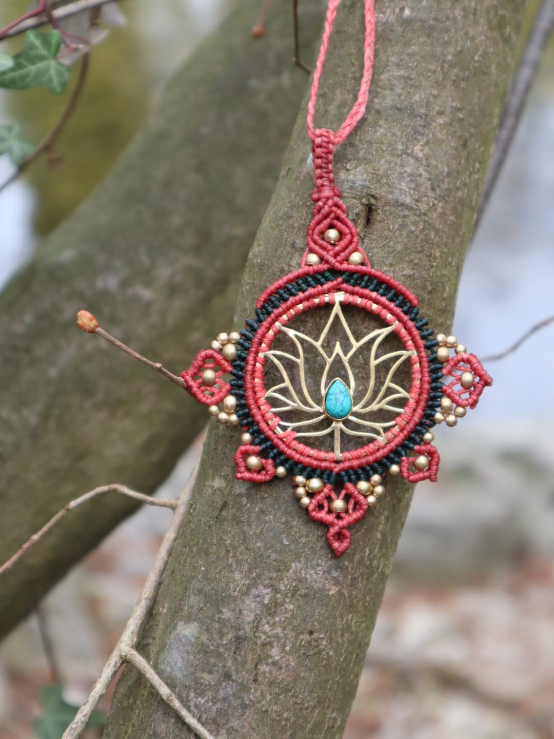Lotos Mandala Kette mit Türkis,