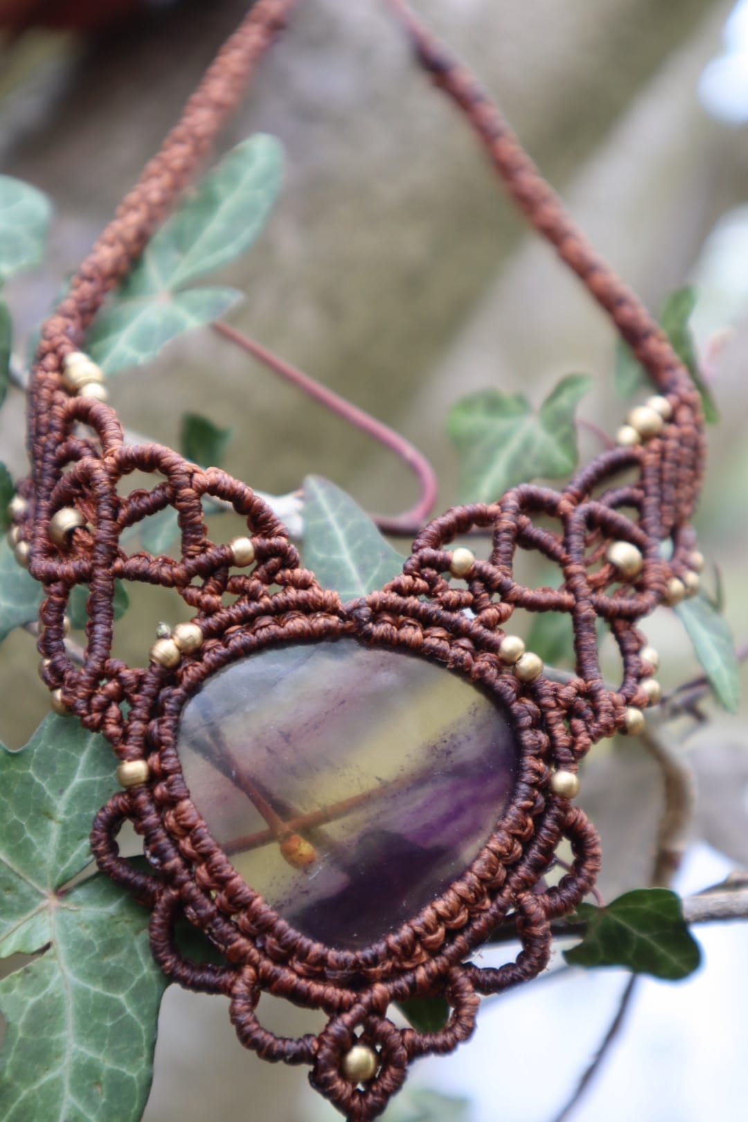 Braunes Macramee Collier mit Fluorit