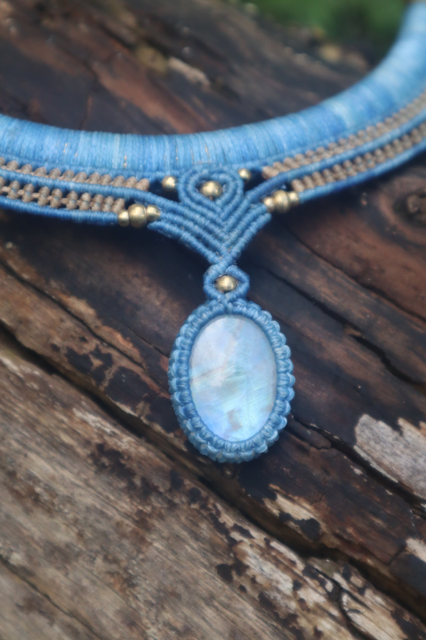 Messing Reifen Rainbow Moonstone in hellbau