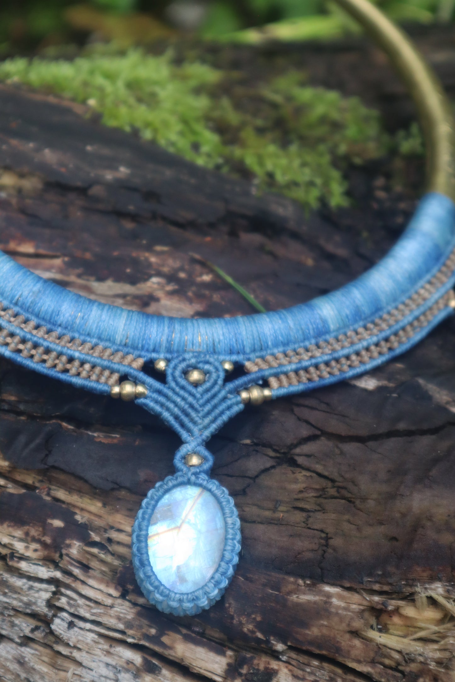 Messing Reifen Rainbow Moonstone in hellbau