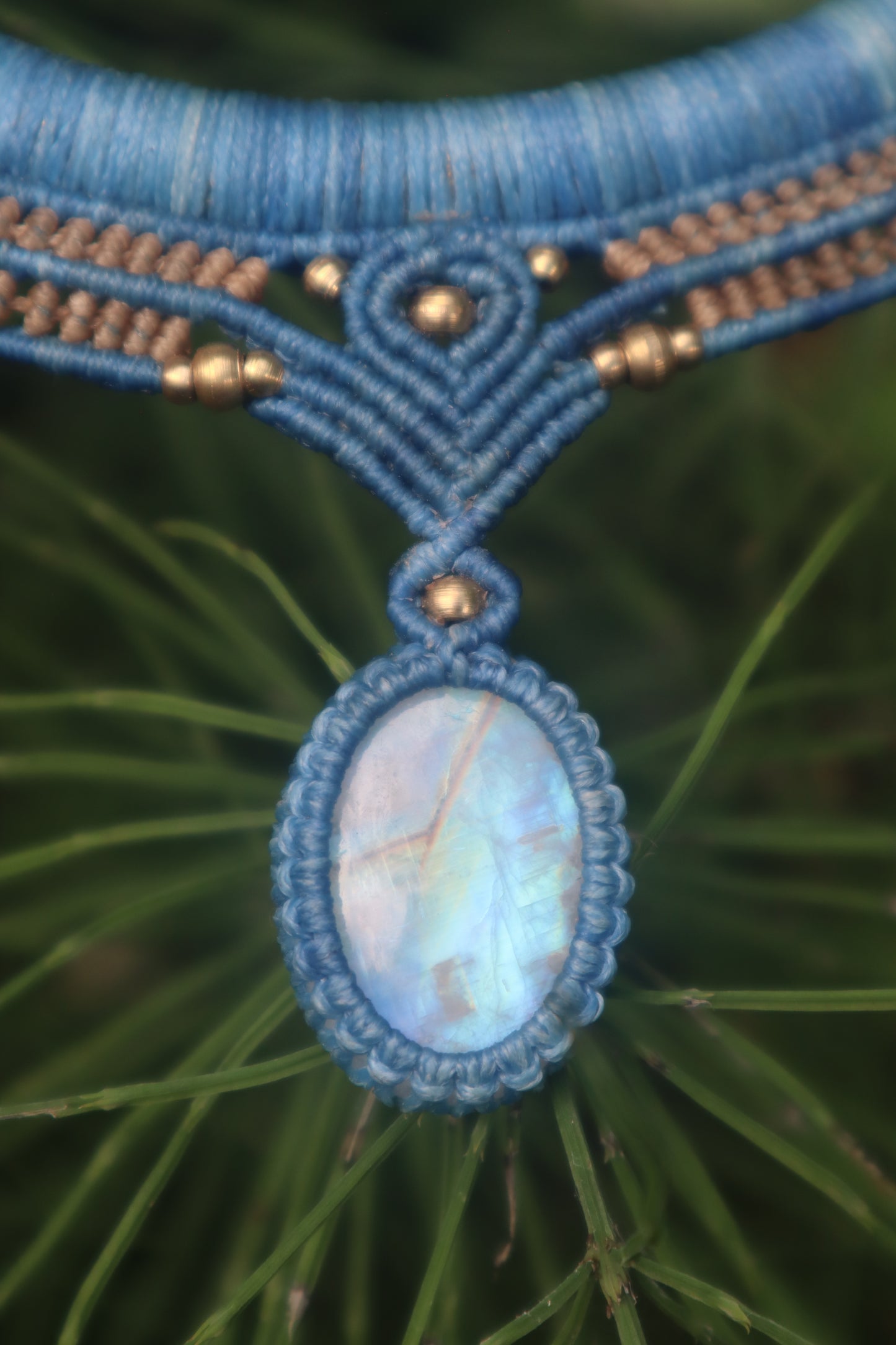 Messing Reifen Rainbow Moonstone in hellbau
