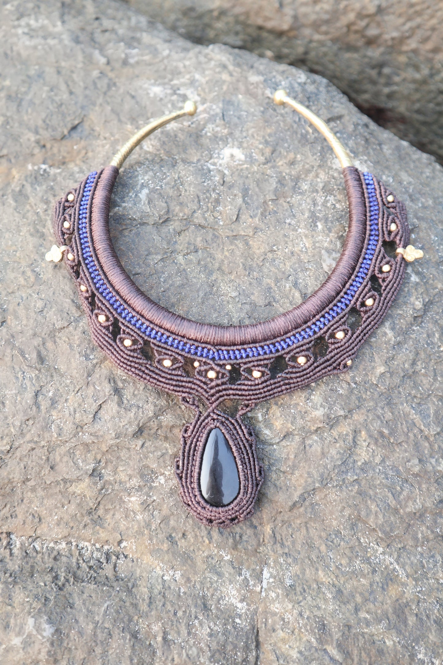 Halsreifen mit Heilstein