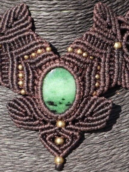 Makramee Collier mit Rubinzoisit