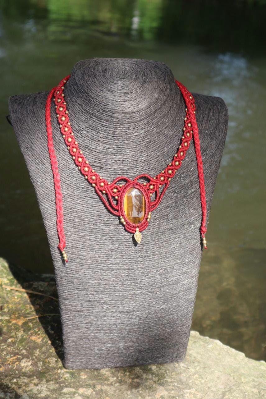 Rote Makramee Kette mit Tigerauge