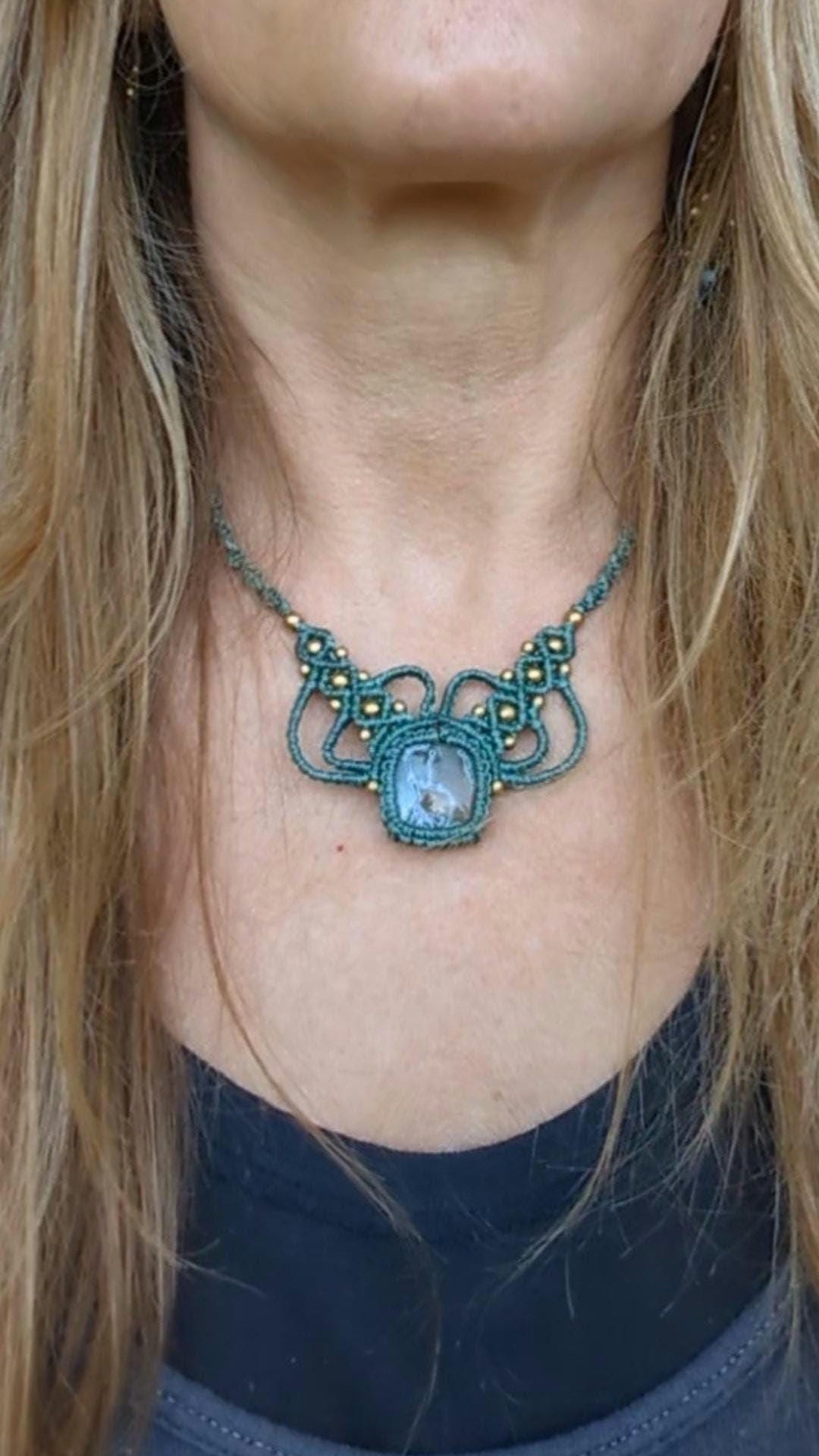 Türkises Makramee Collier mit Moosachat