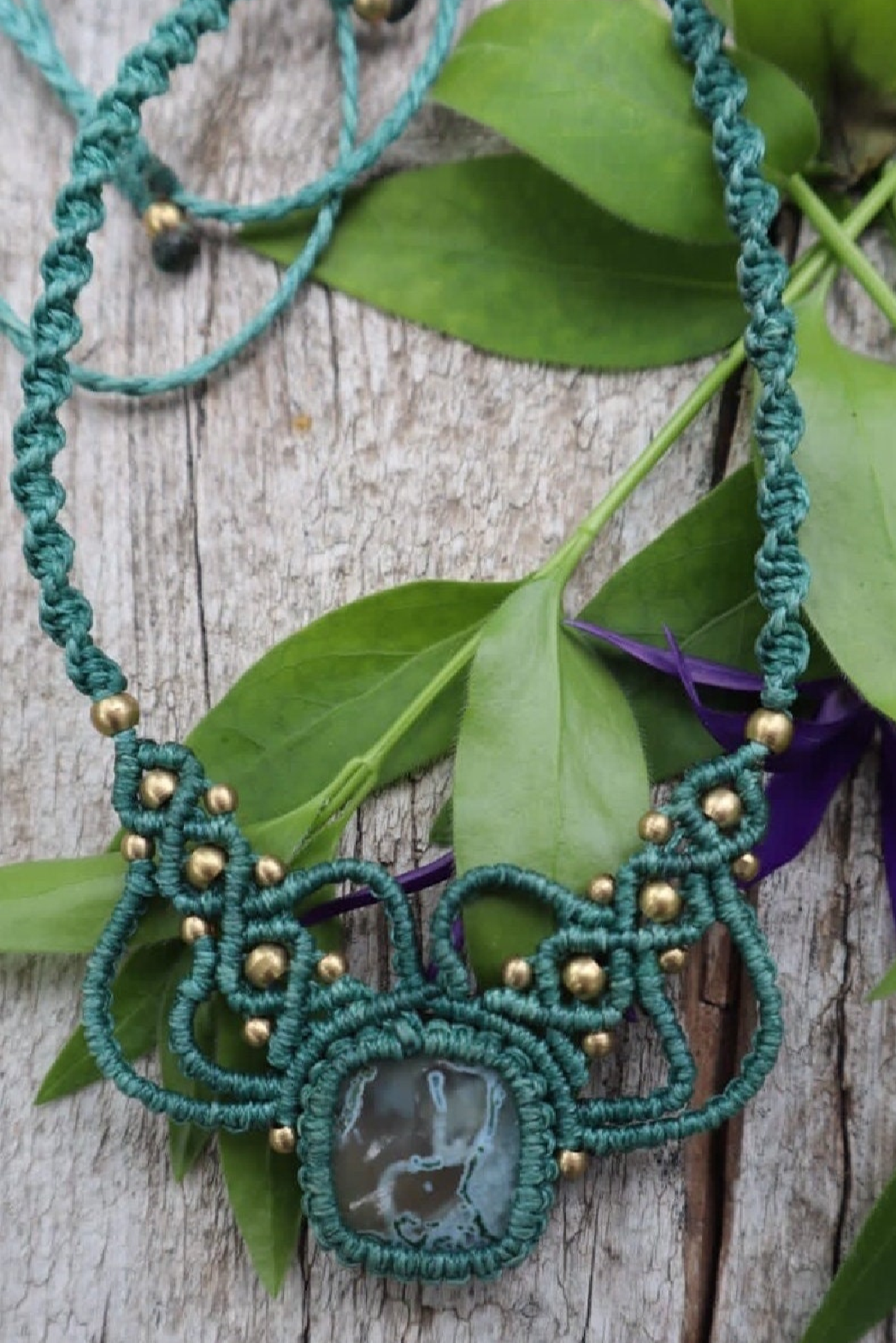 Türkises Makramee Collier mit Moosachat