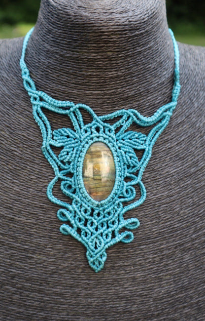 Türkises Collier mit Labradorit