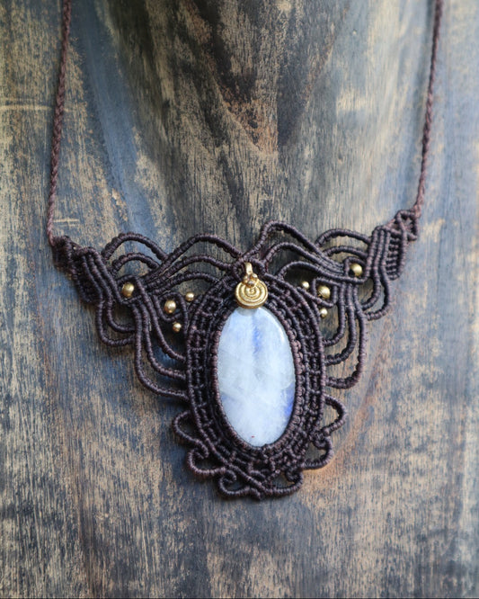 Handmade  Bohemian Moonstone Collier in darkbrown