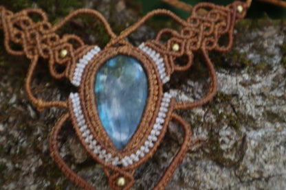 Beiges Makramee Collier mit Labradorit