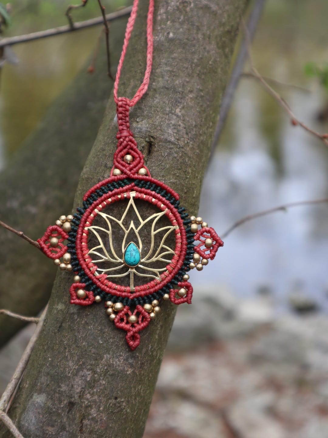 Lotos Mandala Kette mit Türkis,