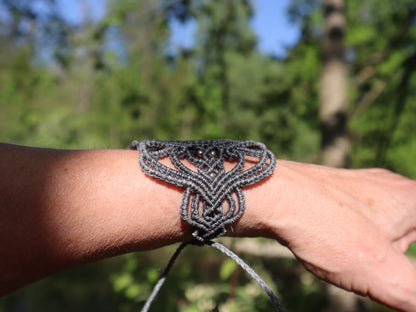 Graues mit Macramee Armband eingefasstem Jaspis