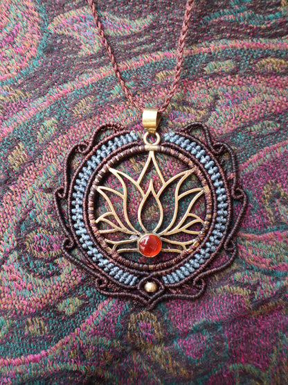 Lotosblüte Mandala Kette