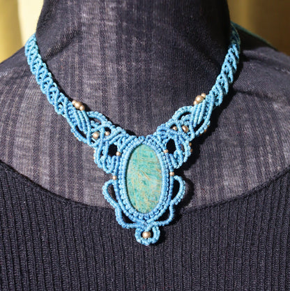Türkisblaues Macramee Collier mit Amazonit