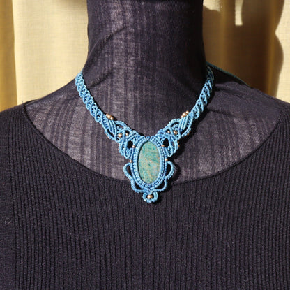 Türkisblaues Macramee Collier mit Amazonit