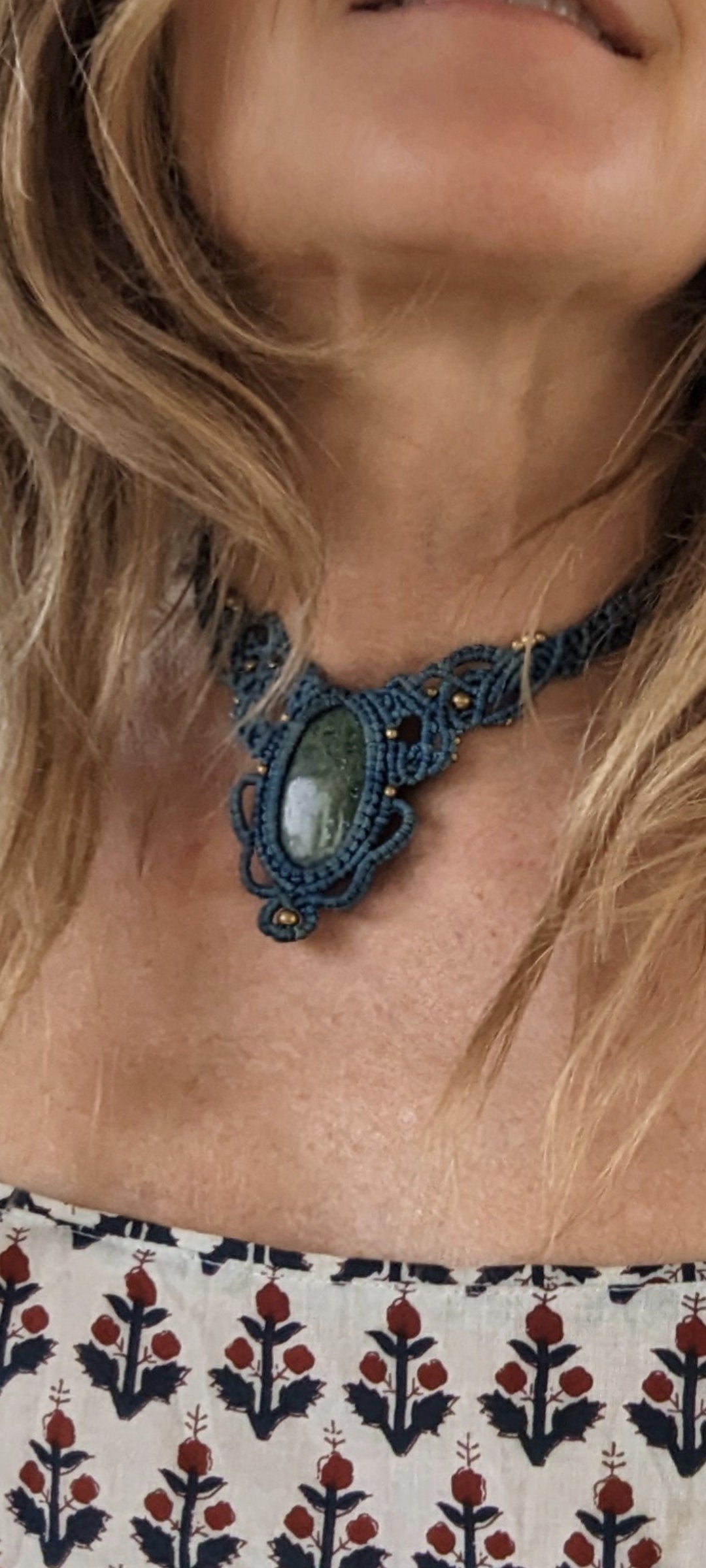Türkisblaues Macramee Collier mit Amazonit