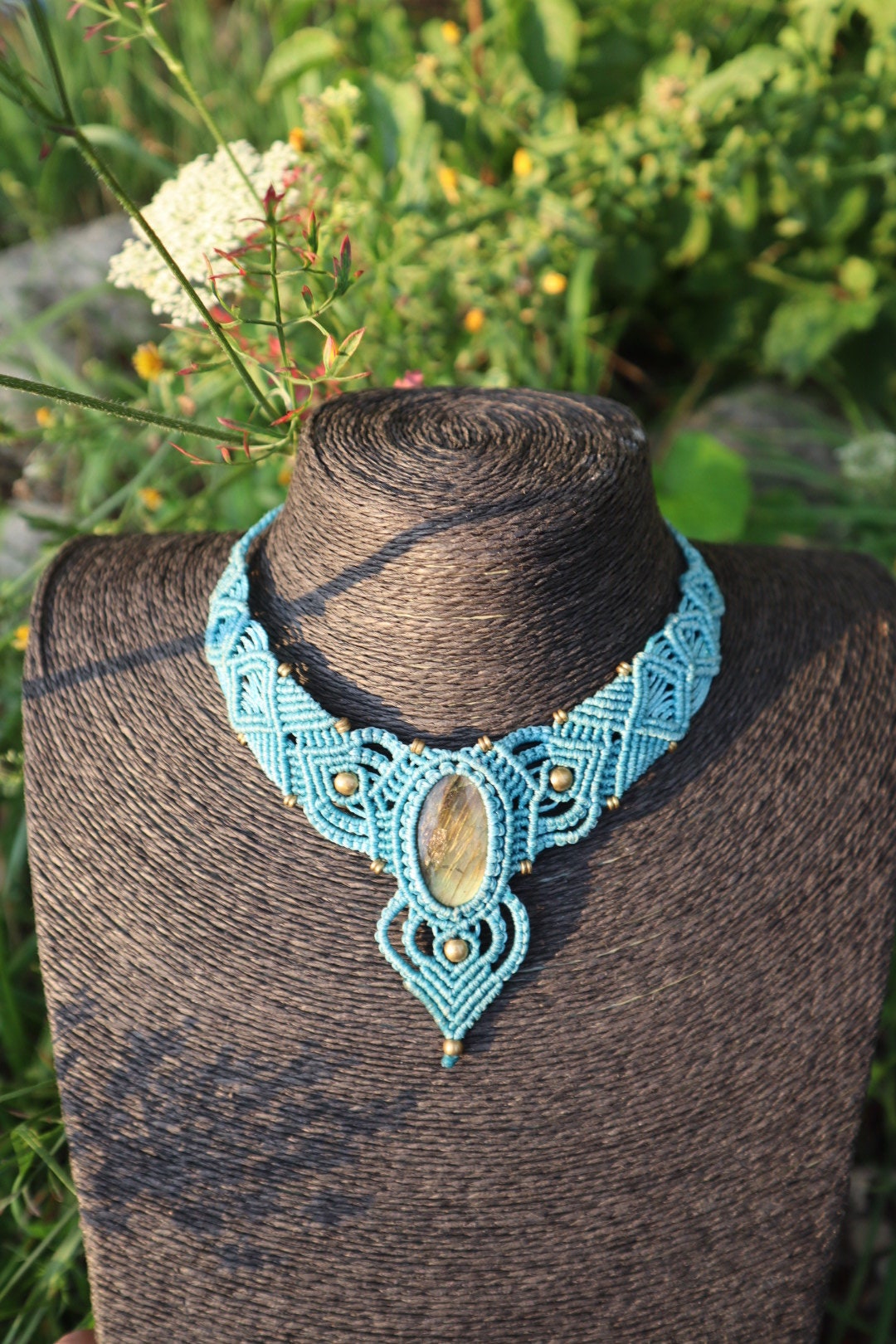 Türkisblaues Macramee Collier mit Labradorit