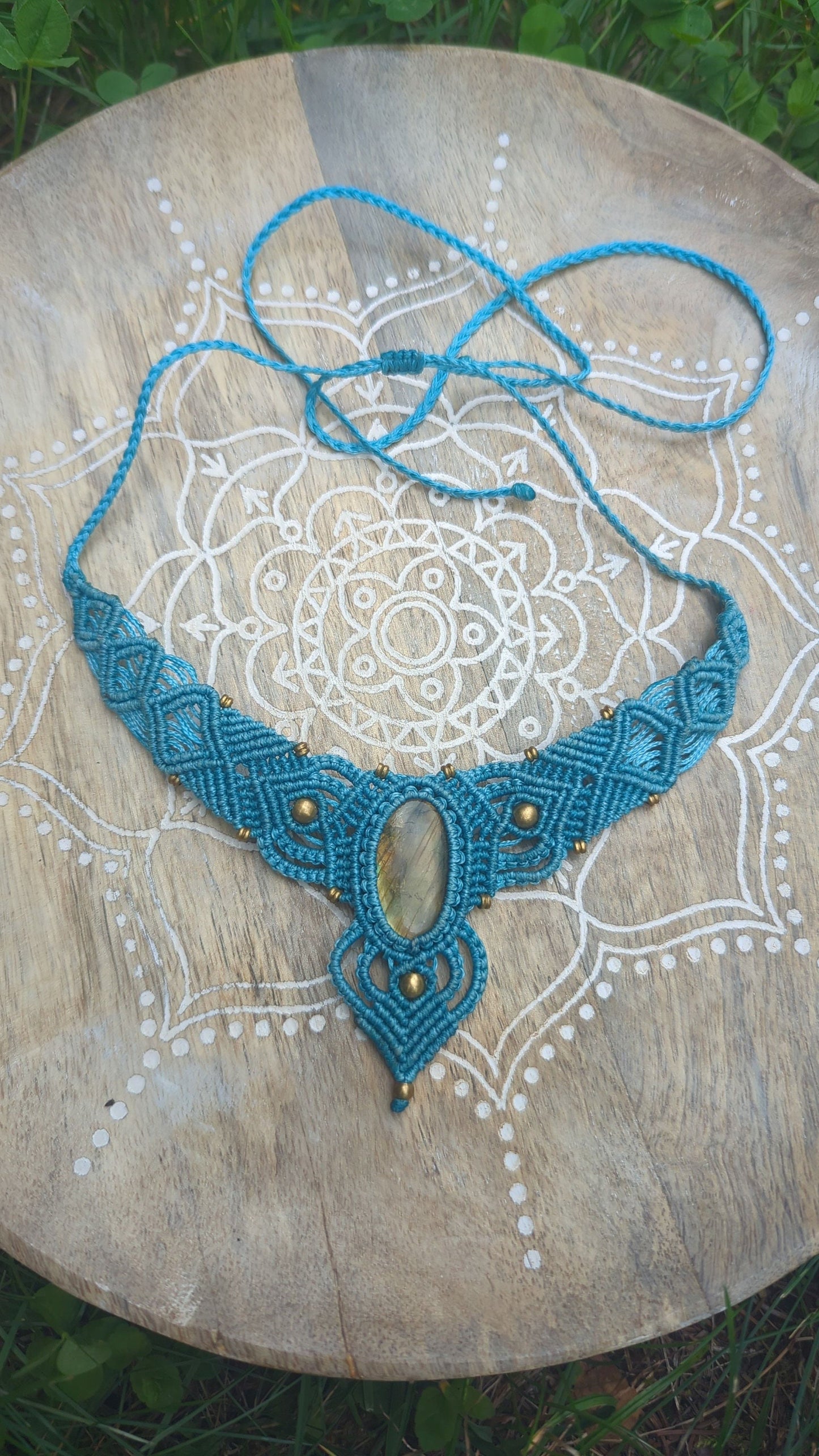 Türkisblaues Macramee Collier mit Labradorit