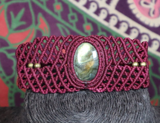 Dunkelrotes  Macramee Armband mit  Labradorit, Vintage, Hippie, Boheme, Elfen Schmuck