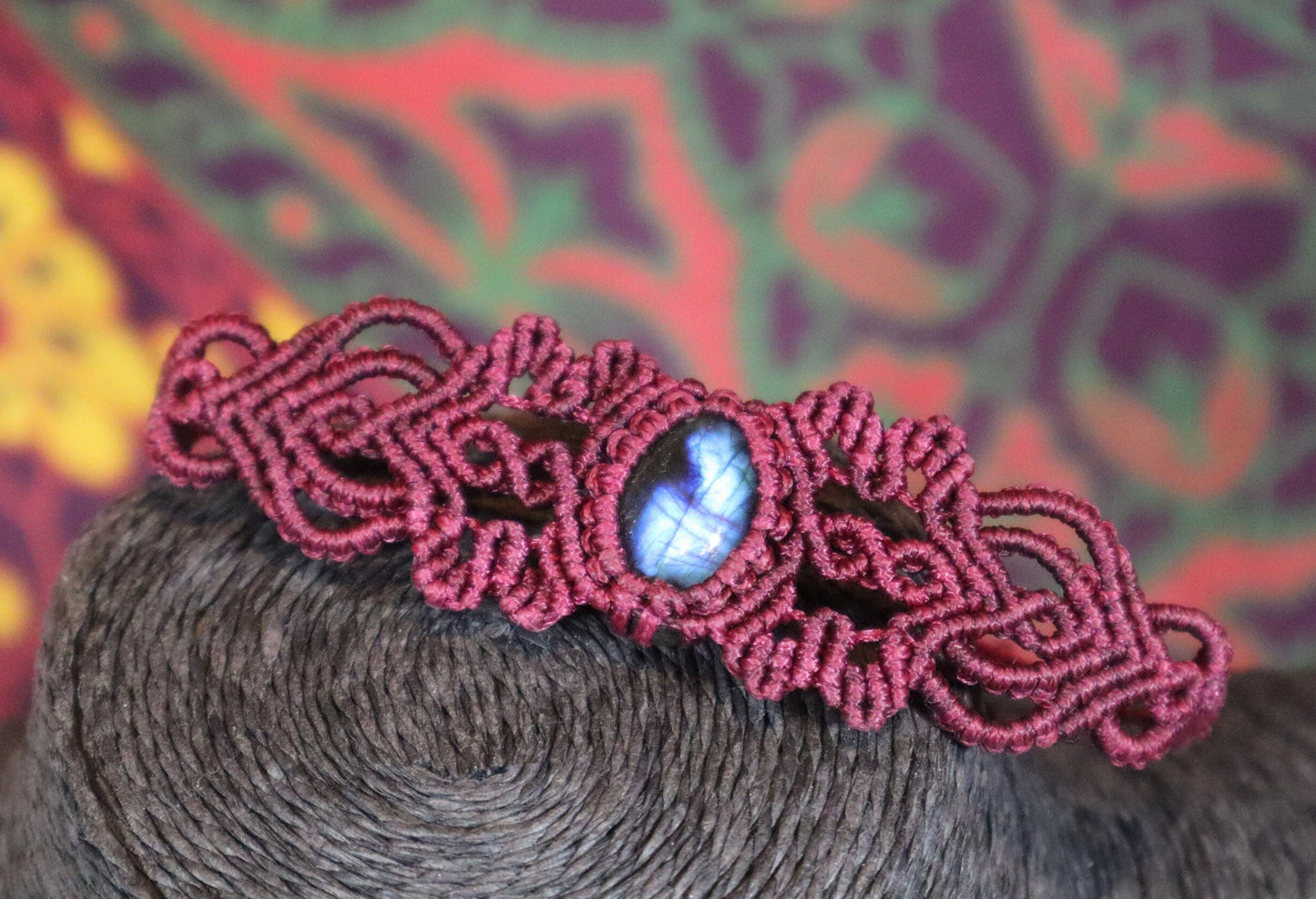Dunkelrotes  Macramee Armband