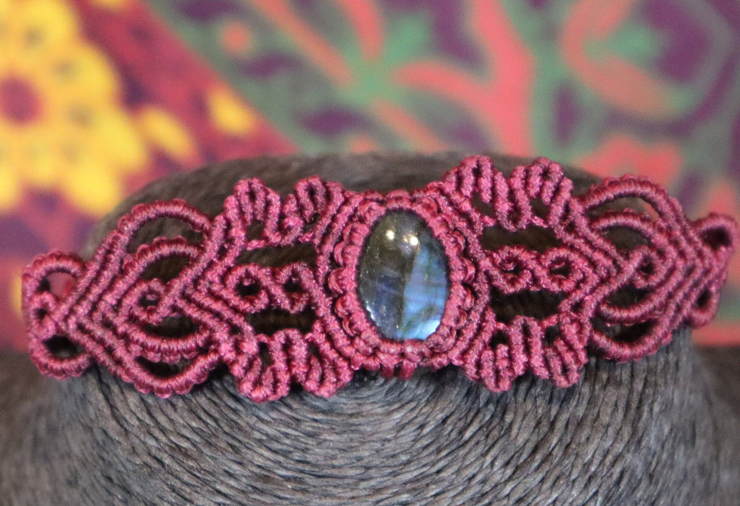Dunkelrotes  Macramee Armband