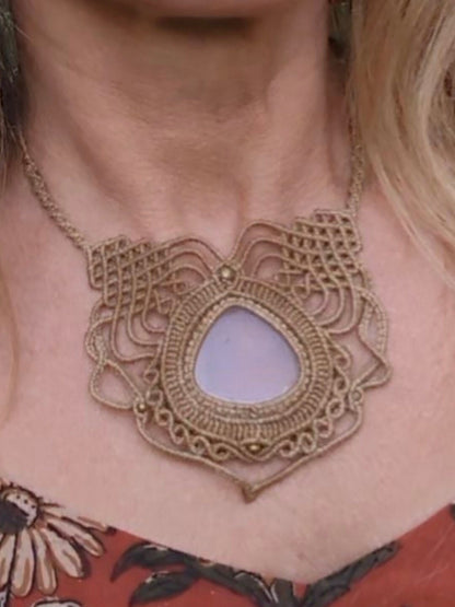 Beiges Makramee Collier mit Rosenquarz