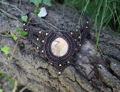 Braune Makramee Collier mit hellem Jaspis