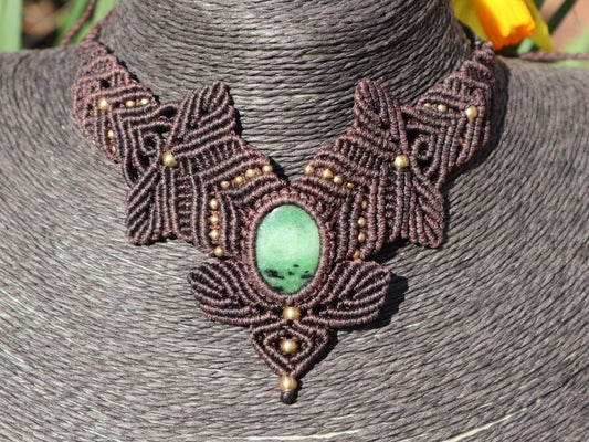Makramee Collier mit Rubinzoisit