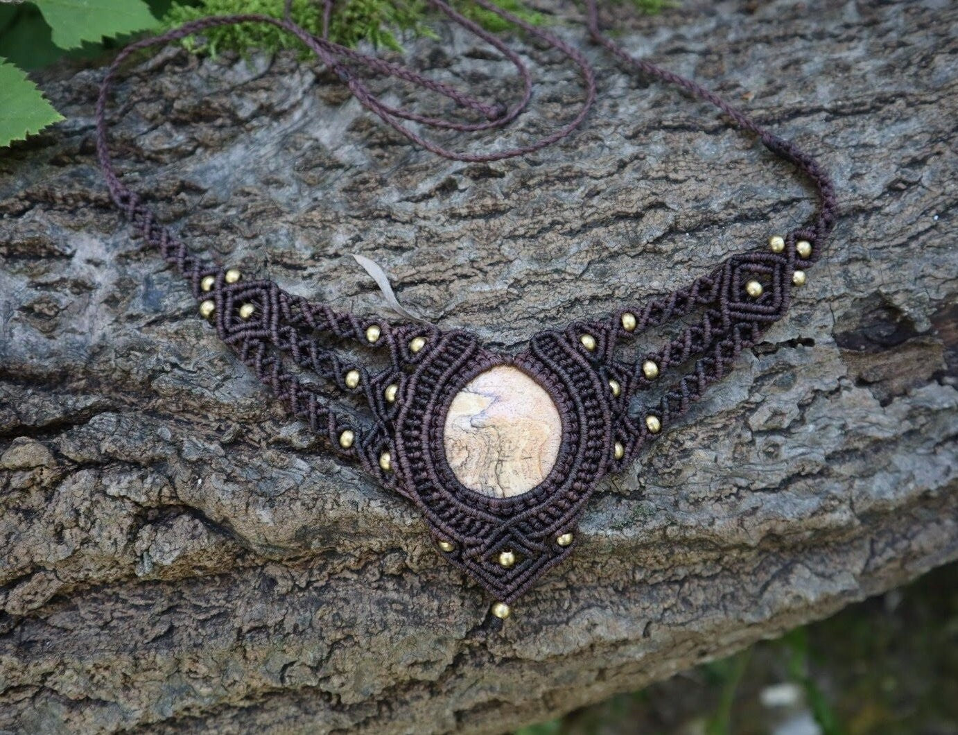Braune Makramee Collier mit hellem Jaspis