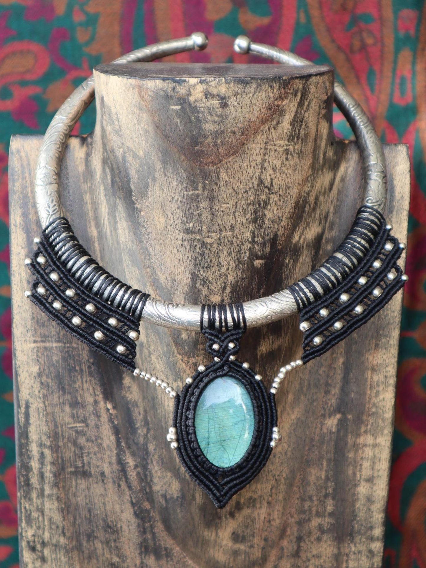 Chokers with labradorite, macrame choker, silver-colored metal, Goa, elven jewelry, Wicca, tribal, metal hoops with macrame, festival