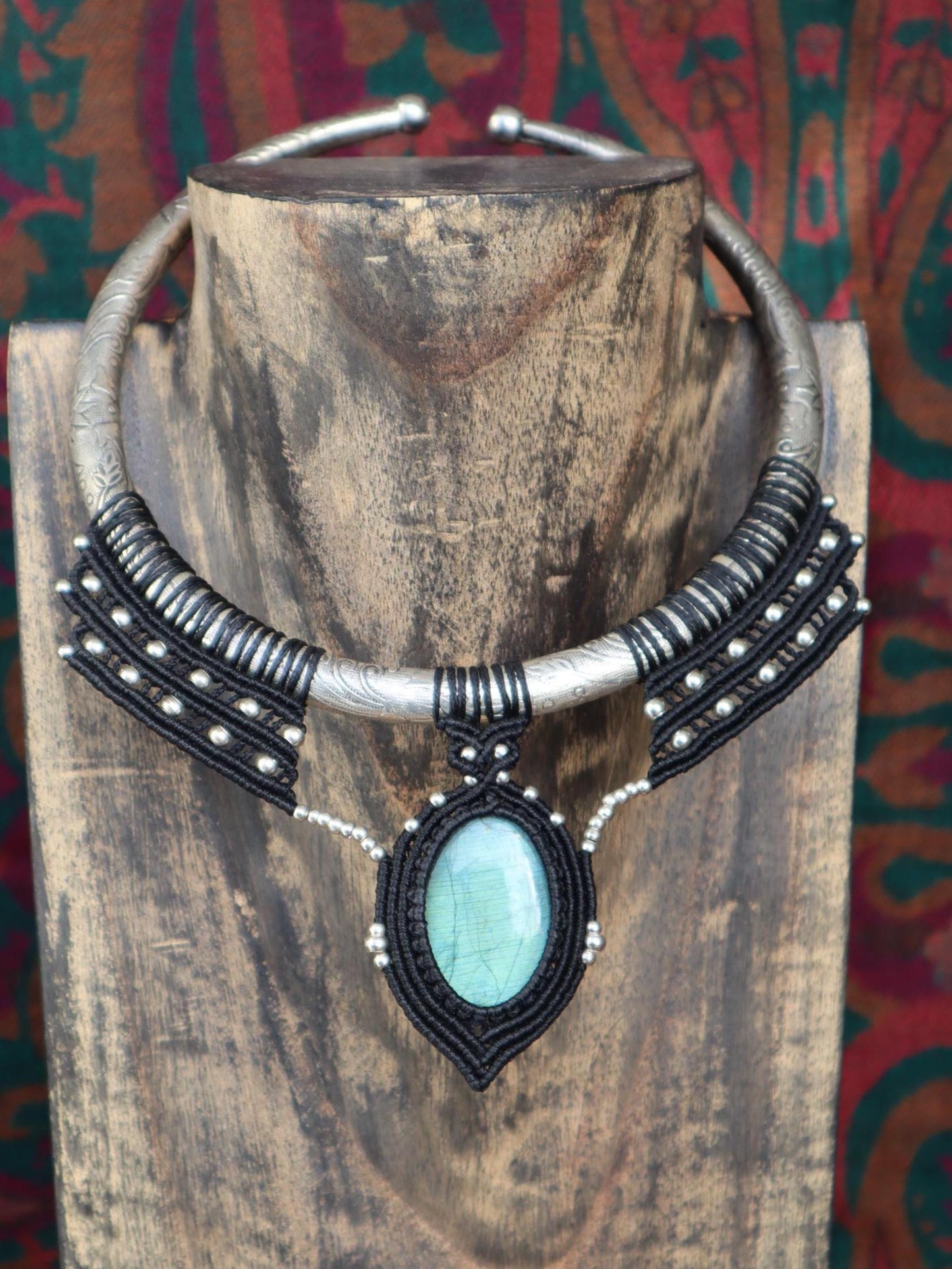 Chokers with labradorite, macrame choker, silver-colored metal, Goa, elven jewelry, Wicca, tribal, metal hoops with macrame, festival