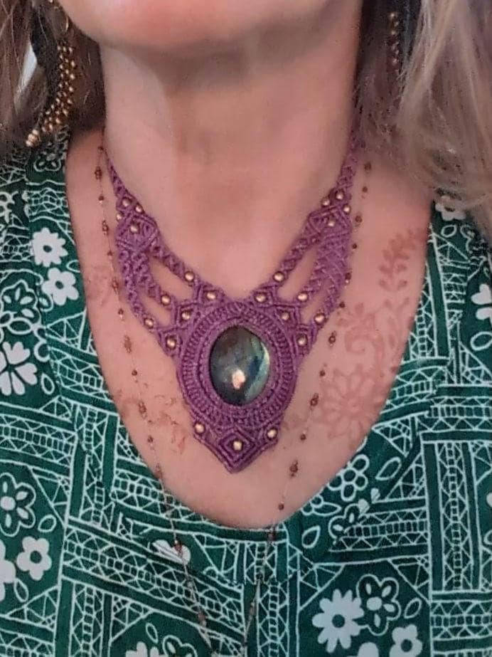 Lilac macrame necklace with labradorite