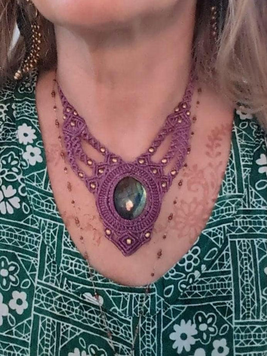 Lilac macrame necklace with labradorite