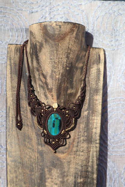 Chrysocolla Macrame Necklace brown: Boho Statement Jewelry for Women. Healing Crystal Choker, Elf Style, Brass Beads. Adjustable!