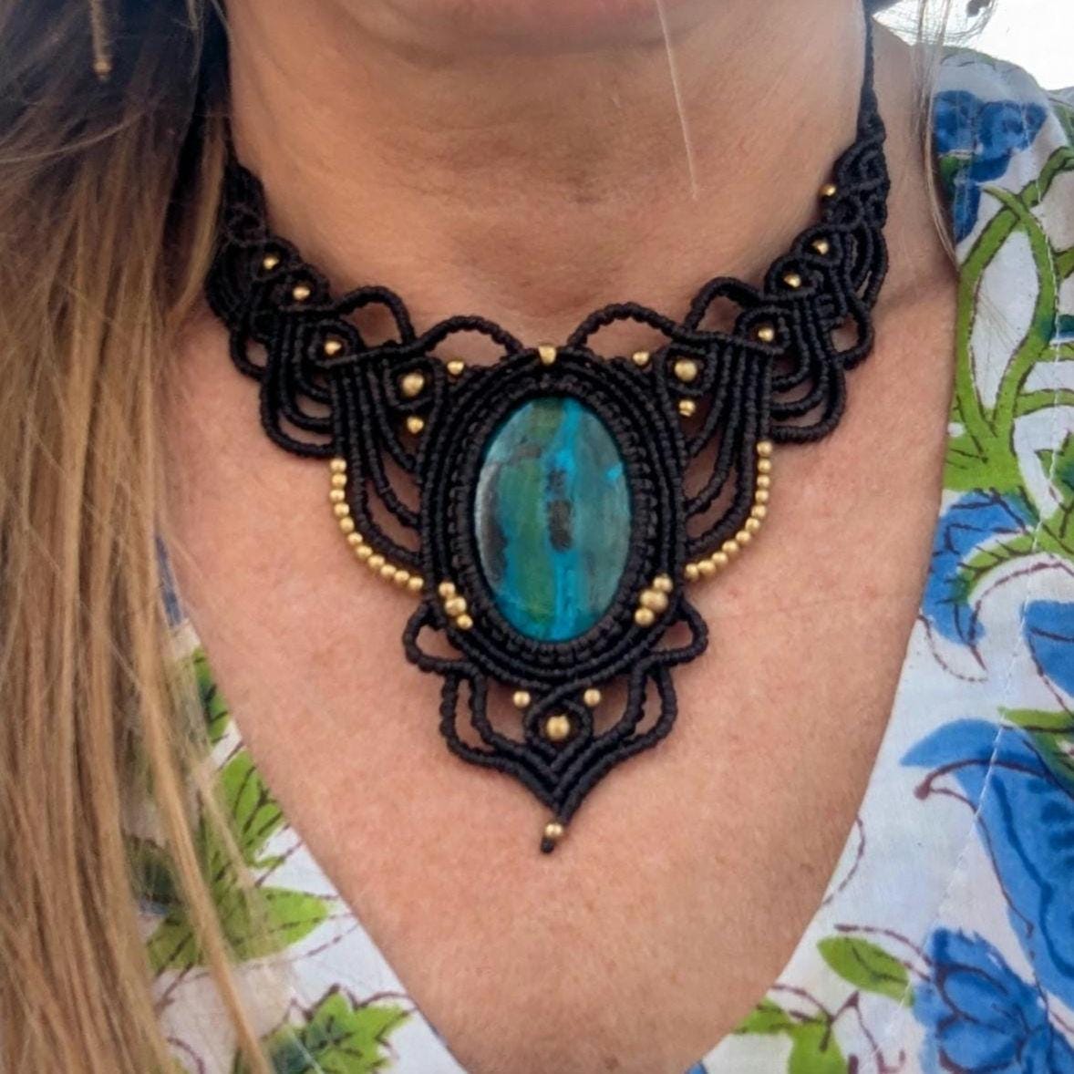 Chrysocolla Macrame Necklace brown: Boho Statement Jewelry for Women. Healing Crystal Choker, Elf Style, Brass Beads. Adjustable!