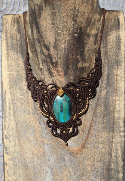 Chrysocolla Macrame Necklace brown: Boho Statement Jewelry for Women. Healing Crystal Choker, Elf Style, Brass Beads. Adjustable!