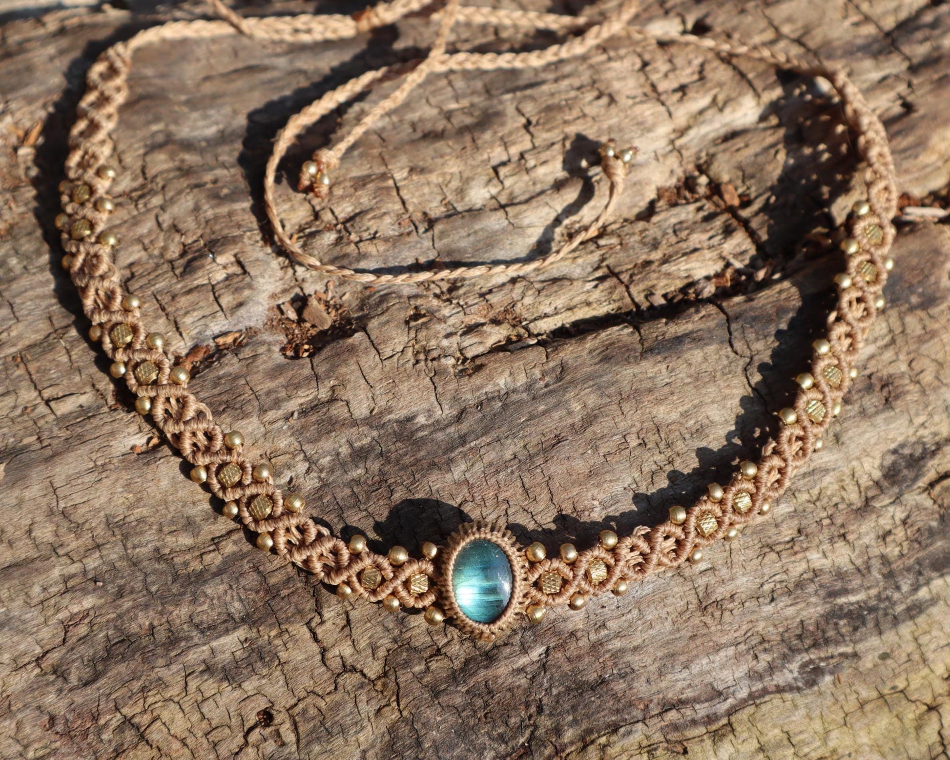 Beiges Macramee Chokerband mit Labradorit, Makramee Halsband, Choker, Festival, Elfenschmuck