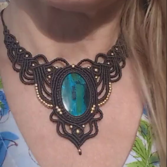 Chrysocolla Macrame Necklace brown: Boho Statement Jewelry for Women. Healing Crystal Choker, Elf Style, Brass Beads. Adjustable!