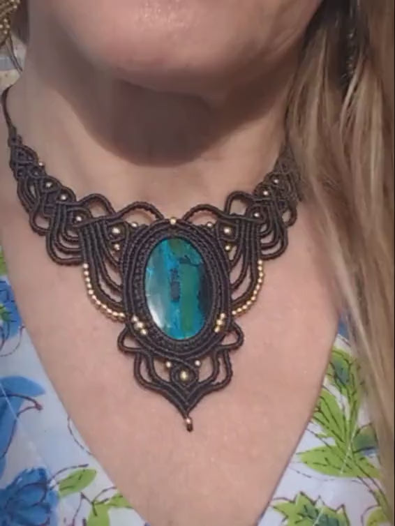 Chrysocolla Macrame Necklace brown: Boho Statement Jewelry for Women. Healing Crystal Choker, Elf Style, Brass Beads. Adjustable!